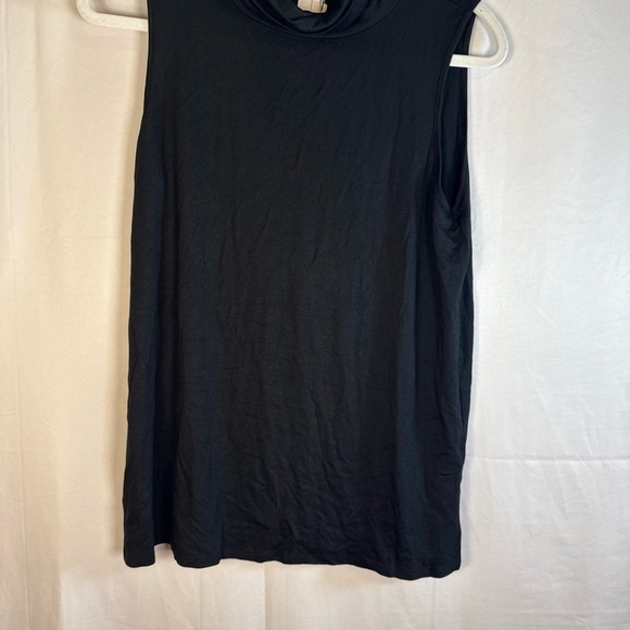Elegant Black Sleeveless Blouse Size Medium Turtleneck NWT - Picture 3 of 10